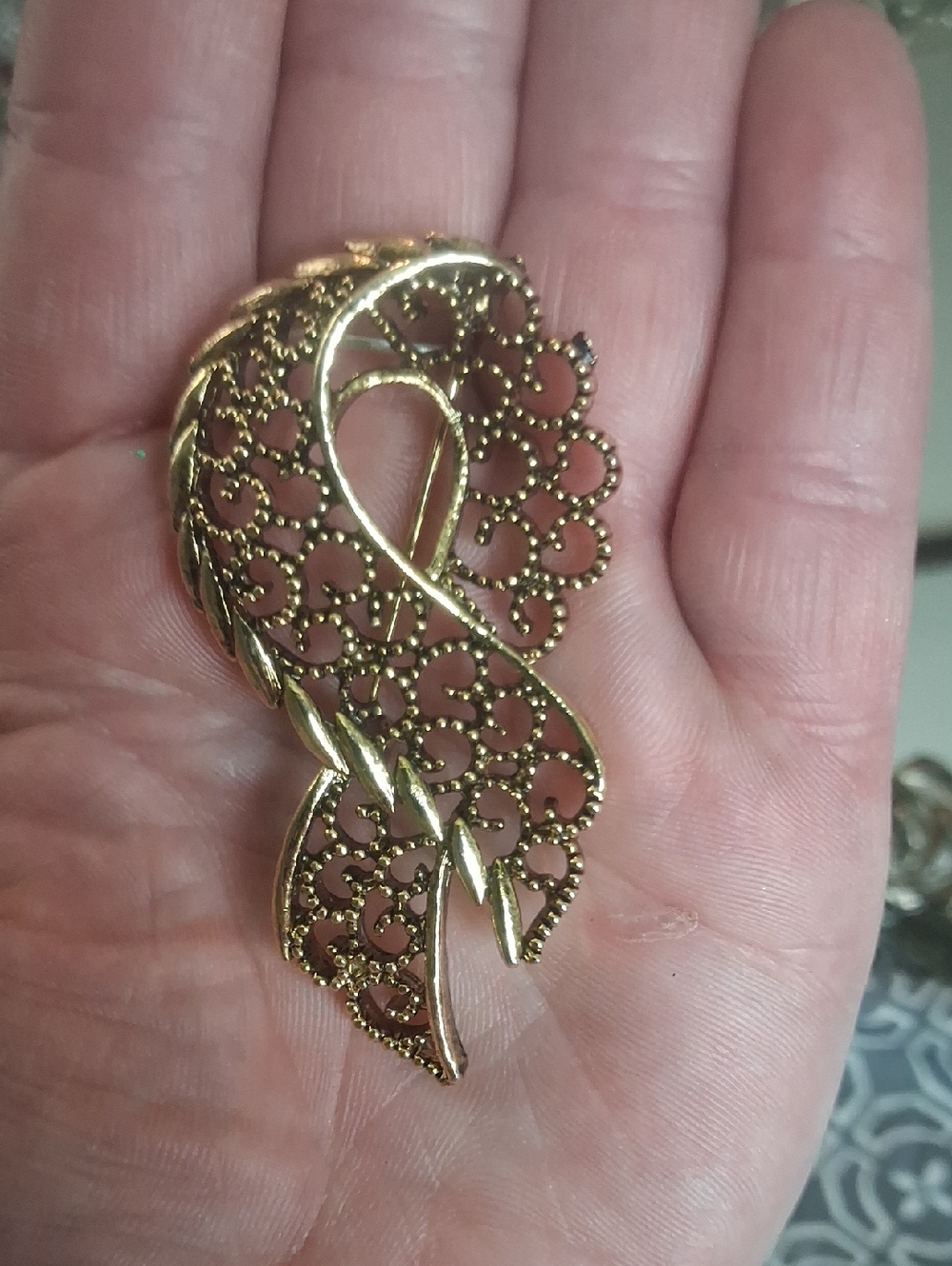 Gold Filigree Ribbon Brooch - Women Jewelry